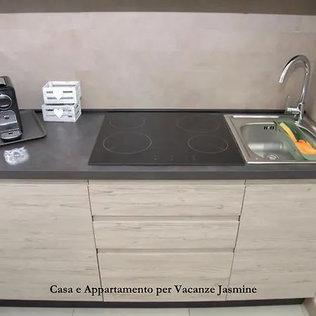 Casa E Per Vacanze Jasmine 公寓